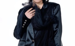 一边吃胸一边摸着下面的污污